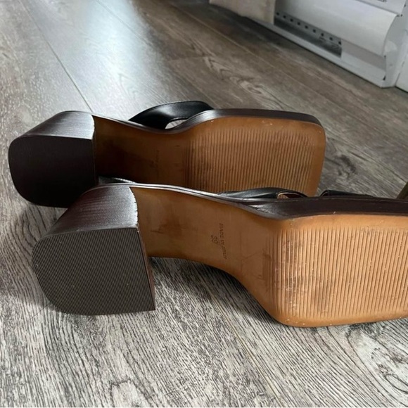 Belles sandales portées uniquement à l'intérieur. État neuf. - Picture 4 of 4